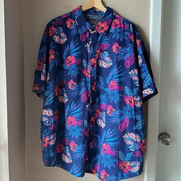 BROKEN THREADS Hawaiian Floral Print Short Sleeve Button Down Shirt - Picture 2 of 6